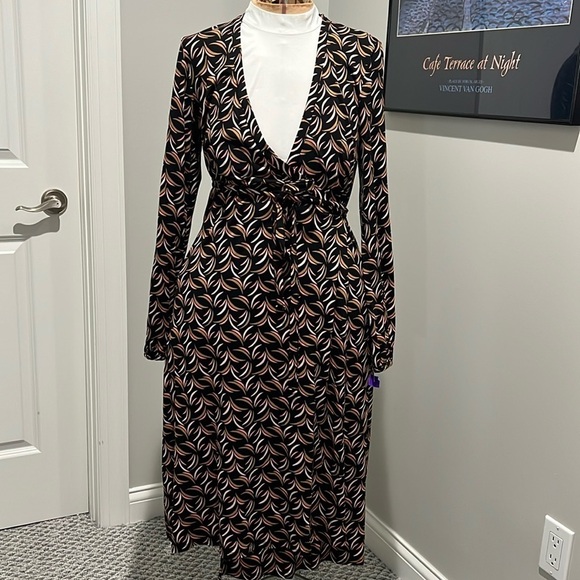 Boden Dresses & Skirts - BODEN wrap dress in stylish print. Black/tan/light coral. Like new 8L